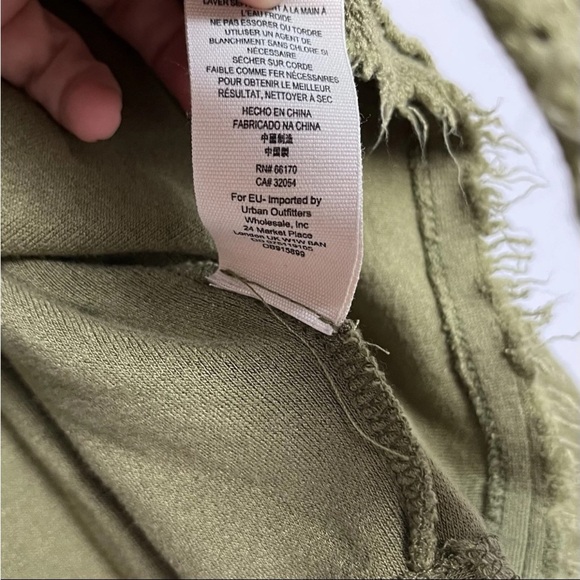 Free People Green Emma’s Henley Top Sz L Tie Waist Raw Hem LS Fairy Boho EUC - Picture 11 of 14